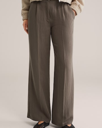 WE Fashion Široký strih Plisované nohavice - Sivá: predná strana