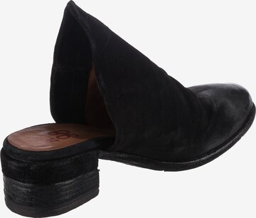 Botine 'Give ' de la A.S.98 pe negru