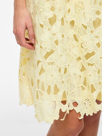 Abito di VILA in giallo