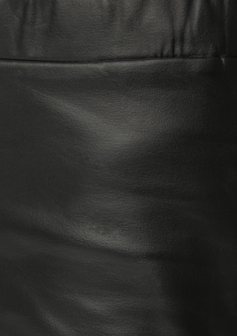 QS Skinny Leggings in Schwarz
