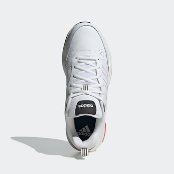 Baskets basses 'Strutter' ADIDAS SPORTSWEAR en blanc