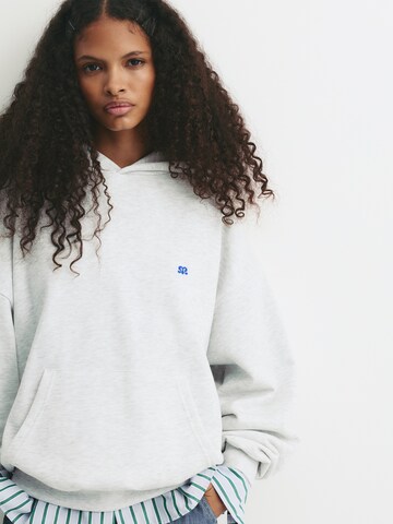 Pull&Bear Sweatshirt in Grey