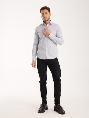 7Camicie Slim fit Zakelijk overhemd 'Leonardo Sport Poplin Man Shirt White Blue' in Wit
