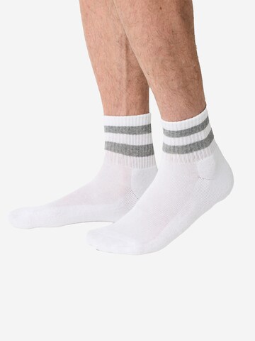 Chaussettes 'Short Track' Nur Die en blanc