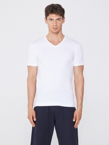 Tezenis Shirt in White: front