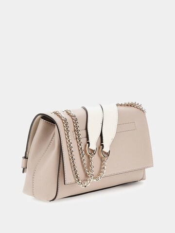 GUESS Umhängetasche 'Ali' in Beige