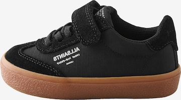 smALLSAINTS Tennarit värissä musta: etupuoli