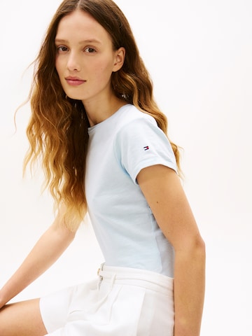 TOMMY HILFIGER T-shirt i blå