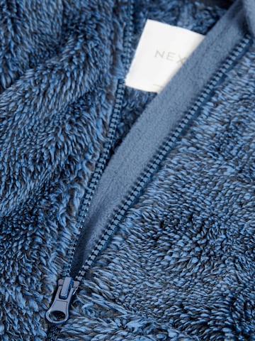 Next Overall in Blau