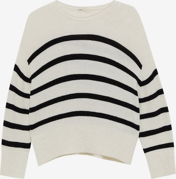 Pull&Bear Sweater in White: front