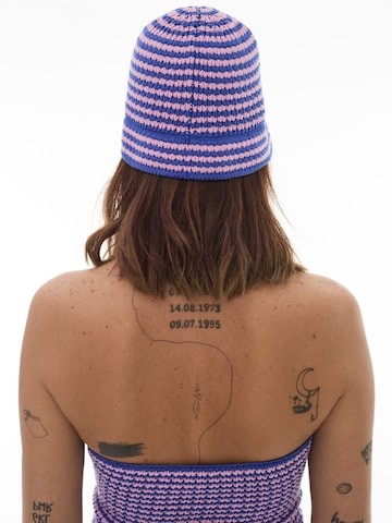 Bonnet 'Raquel' ABOUT YOU x Laura Giurcanu en bleu