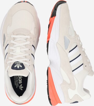 Sneaker low 'FALCON' de la ADIDAS ORIGINALS pe alb