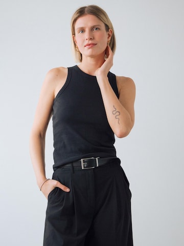 Honest Basics - Top en negro