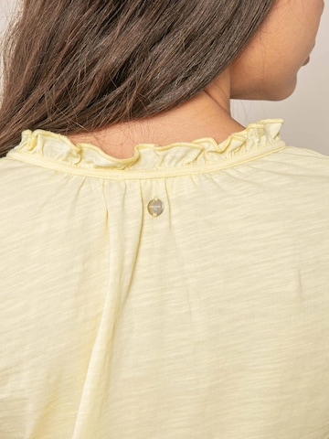 Deeluxe Shirt 'Kaia' in Geel