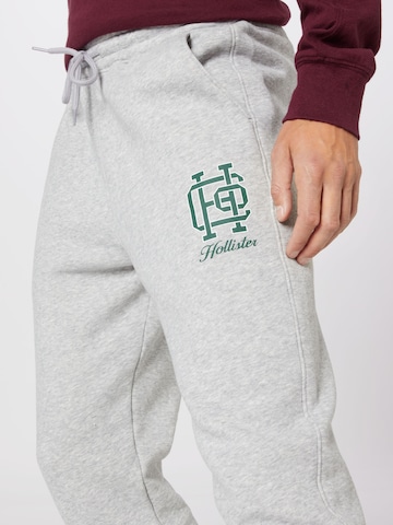 HOLLISTER Tapered Hose in Grau