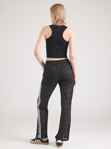 ADIDAS ORIGINALS Regularen Hlače 'Firebird Classics' | črna barva