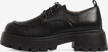L'Arte Milano Lace-up shoe in Black: front