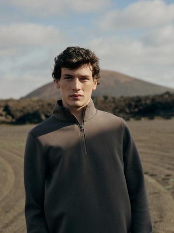 Casual Friday Sweatshirt 'Sebastian' in Brown