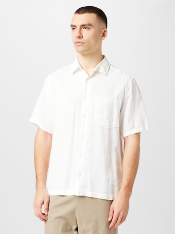 WEEKDAY Regularny krój Koszula w kolorze biały: przód