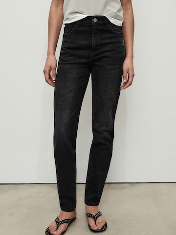 MANGO Дънки Tapered Leg Дънки в черно: отпред