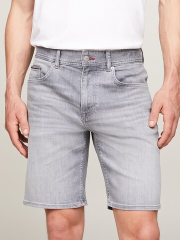 TOMMY HILFIGER Regular Jeans in Grey: front