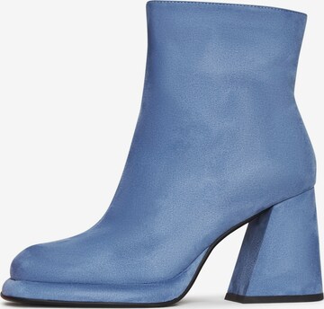 CESARE GASPARI Ankle Boots in Blue: front