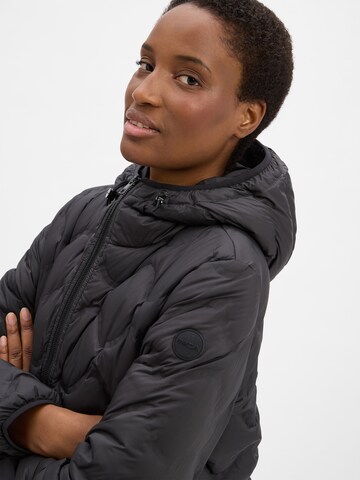 Marc Cain Winterjas in Zwart