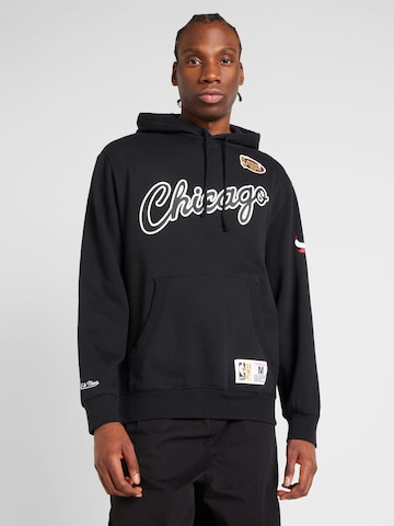 Mitchell & Ness Sweatshirt 'GAME TIME CHICAGO BULLS' in Schwarz: predná strana