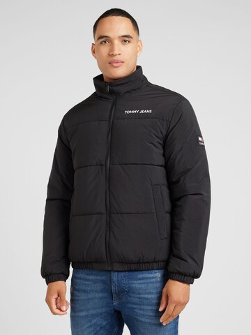 Tommy Jeans Tussenjas 'ESSENTIAL' in Zwart: voorkant