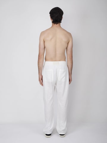 Loosefit Pantaloni di SHAMBLES in bianco