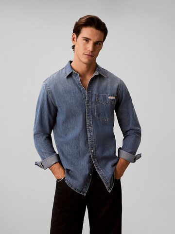 Calvin Klein Jeans Regular Fit Hemd in Blau: Vorderseite