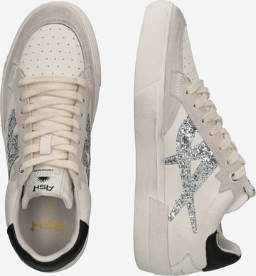 Sneaker bassa 'MOONLIGHT 01' di ASH in bianco