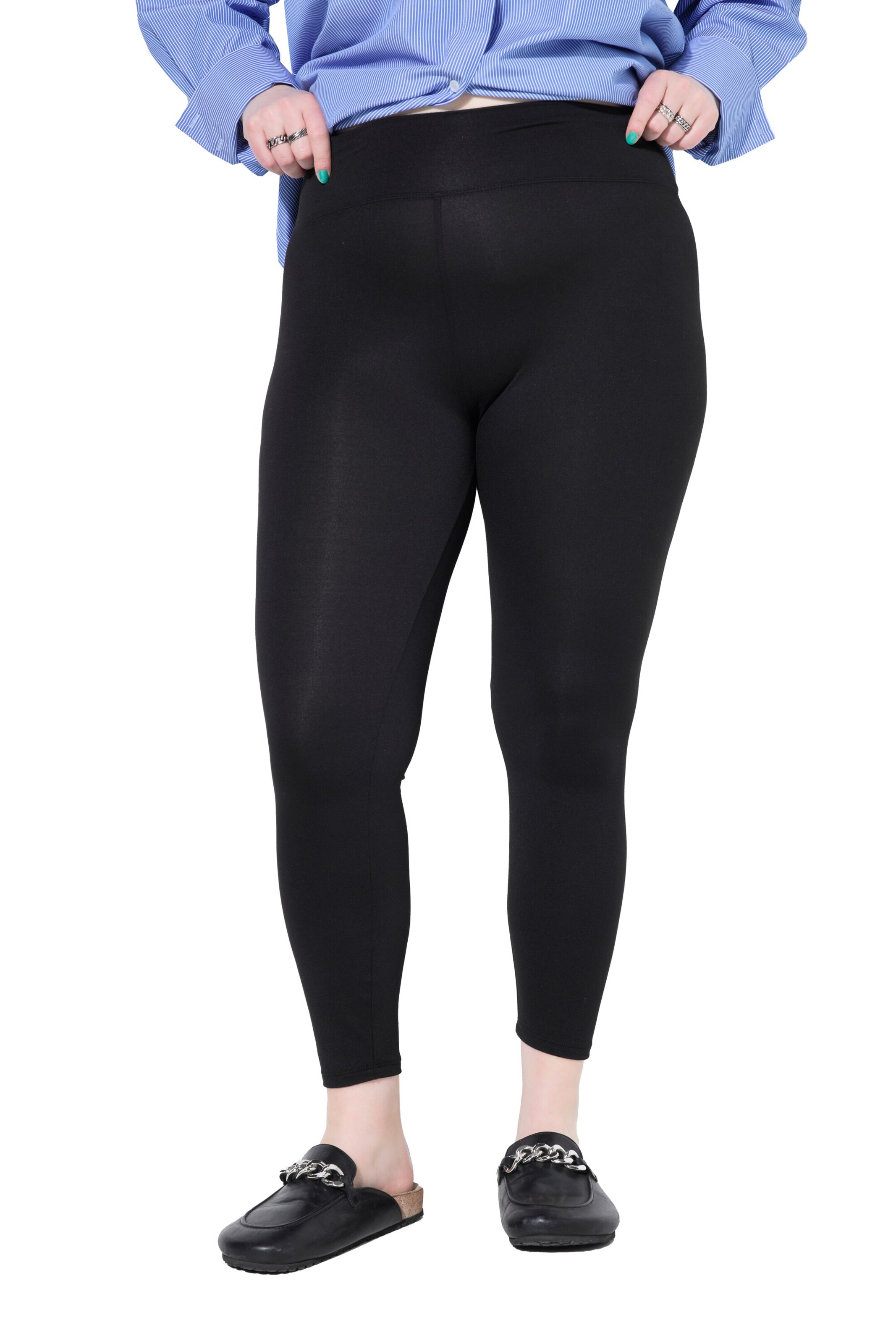 Studio Untold Skinny Leggings in Black: front