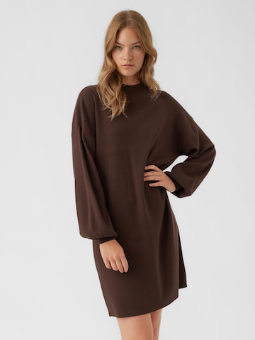 Robes en maille 'Nancy' VERO MODA en marron : devant