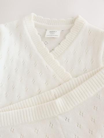 Next Set in White