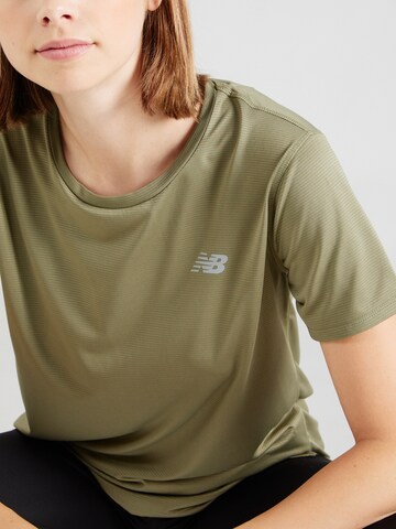 new balance Функциональная футболка 'Essentials' в Зеленый