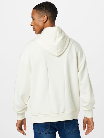 NU-IN ACTIVE Sweatshirt in Weiß