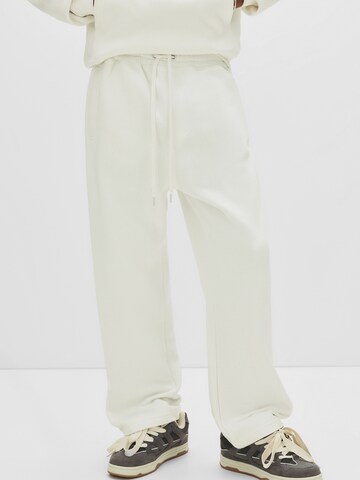 Pull&Bear Loosefit Nadrág - fehér: elől