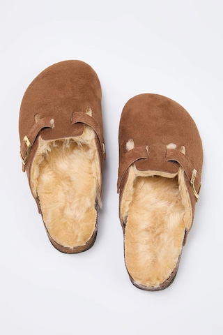 Trendyol - Zapatos abiertos en marrón