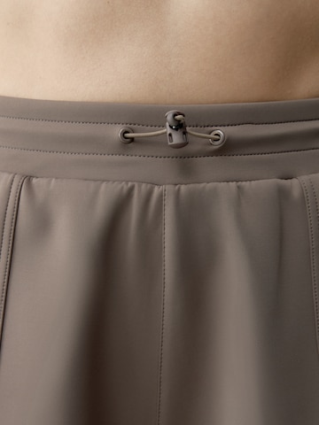 Born Loosefit Sportbroek 'Lionel' in Grijs