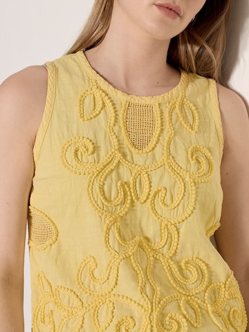 Apricot Top ' ' in Geel