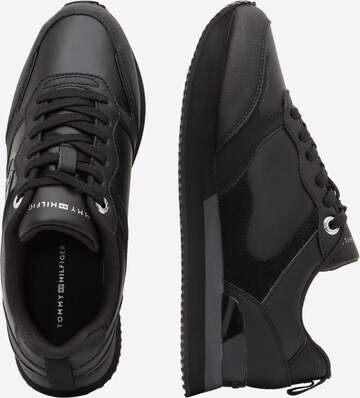 Sneaker low de la TOMMY HILFIGER pe negru