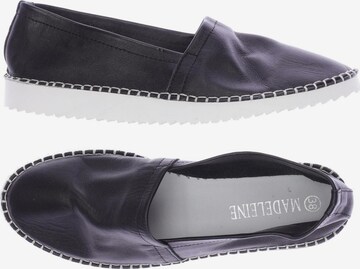Madeleine Flats & Loafers in 38 in Black: front