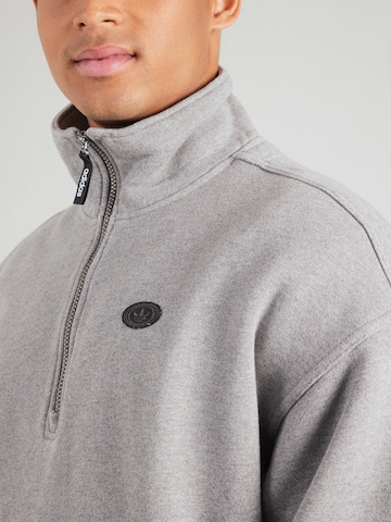 ADIDAS ORIGINALS Sweatshirt '90s ALTERNATIVE SPORT' in Grijs