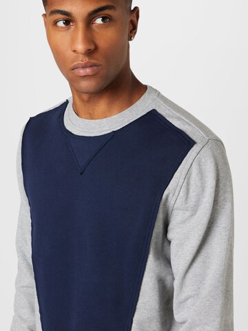 Tommy Jeans Sweatshirt in Grey