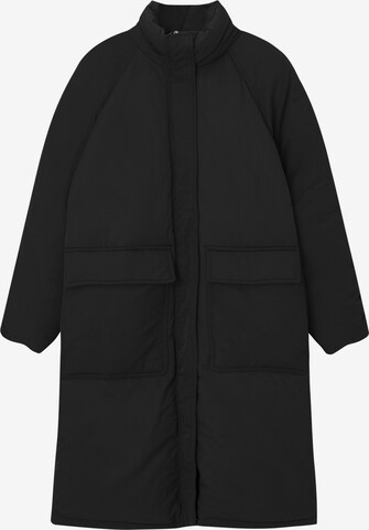 Pull&Bear Winter Coat in Black: front