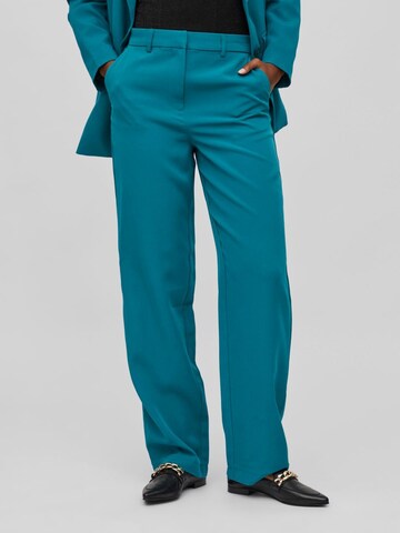 VILA Regular Trousers in Green: front