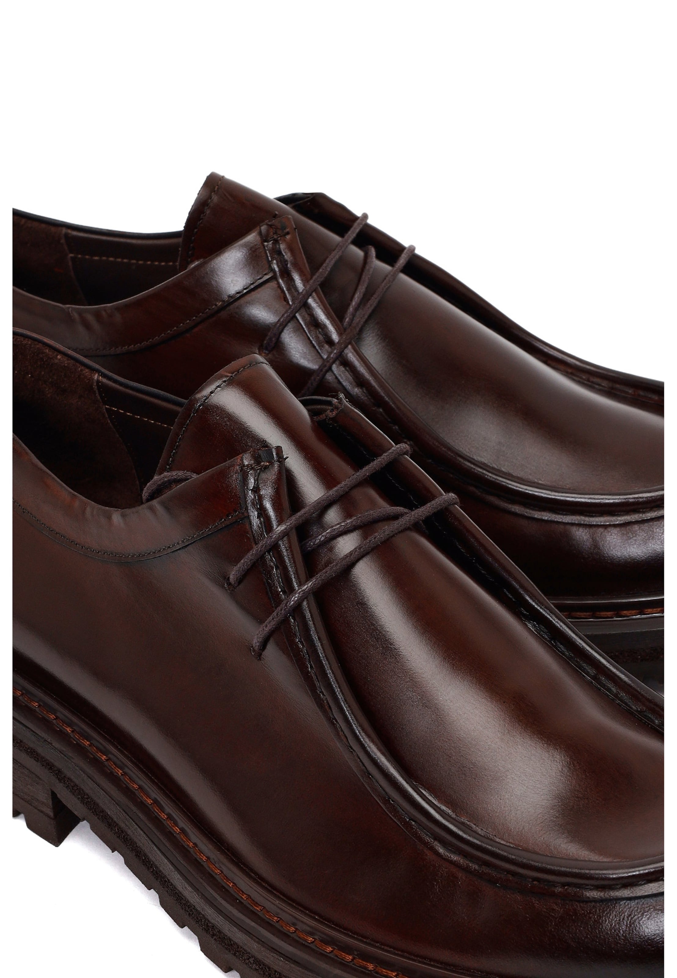 Derimod - Zapatos con cordón en marrón