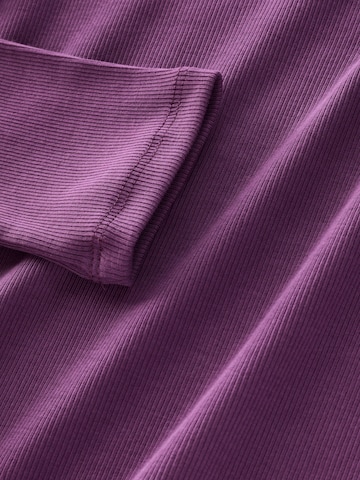 T-Shirt Next en violet