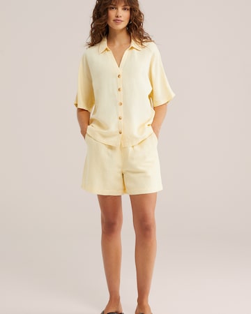 WE Fashion Blouse in Yellow